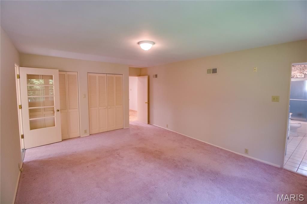 Image 31 of property listing at 20 Fairmount Drive, Alton, IL 62002
