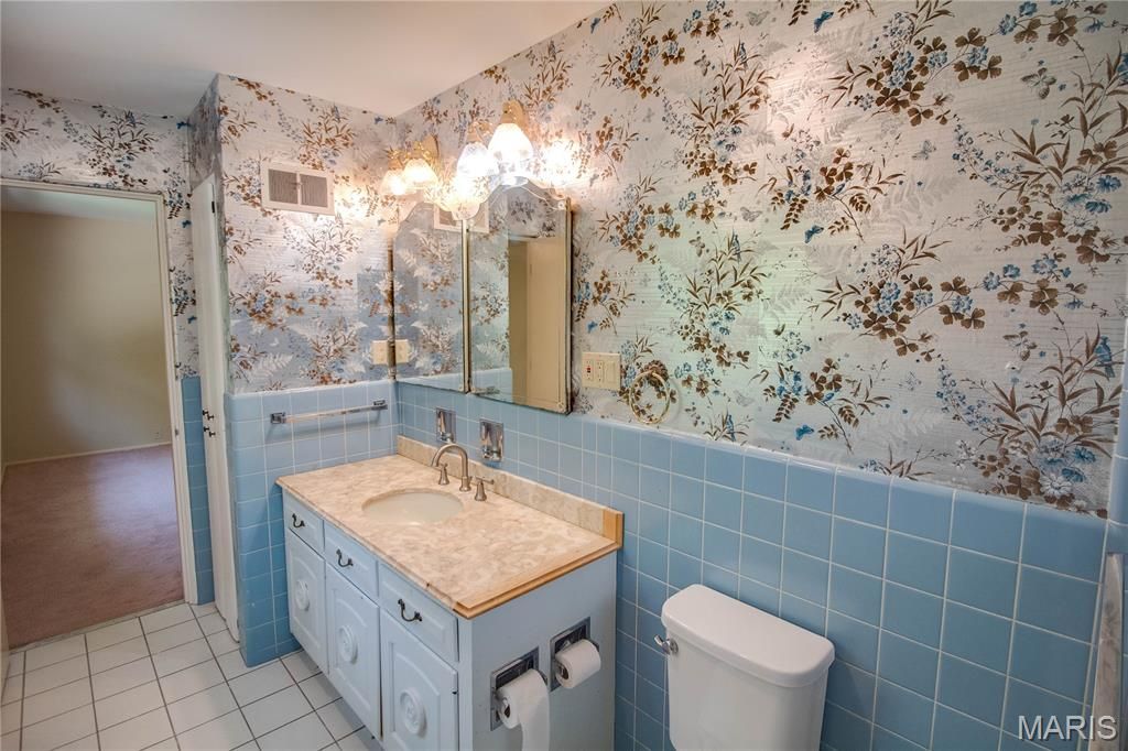 Image 36 of property listing at 20 Fairmount Drive, Alton, IL 62002