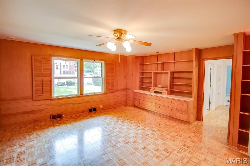 Image 46 of property listing at 20 Fairmount Drive, Alton, IL 62002