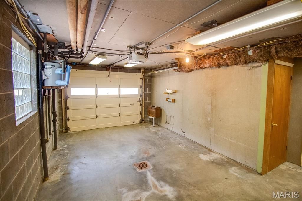 Image 73 of property listing at 20 Fairmount Drive, Alton, IL 62002