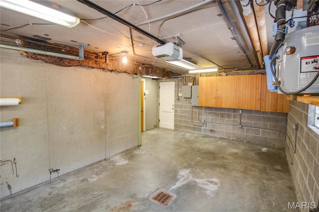 Image 74 of property listing at 20 Fairmount Drive, Alton, IL 62002