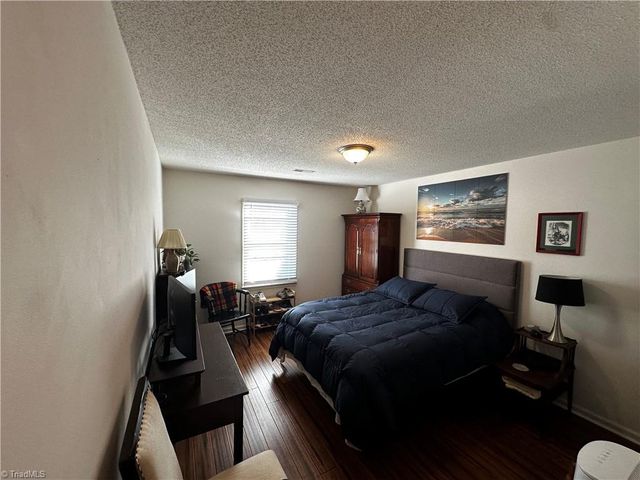 27 Park Village Lane B, Greensboro, NC 27455