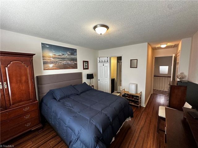 27 Park Village Lane B, Greensboro, NC 27455