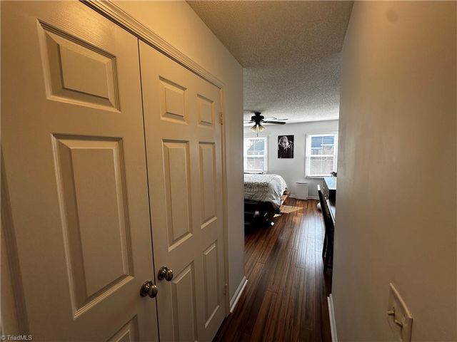 27 Park Village Lane B, Greensboro, NC 27455