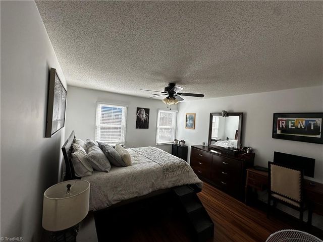 27 Park Village Lane B, Greensboro, NC 27455