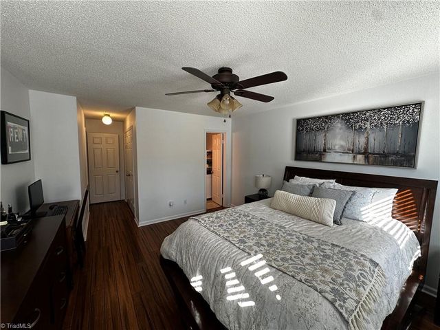 27 Park Village Lane B, Greensboro, NC 27455