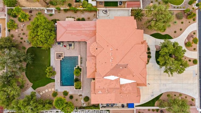 7428 Doe Avenue, Las Vegas, NV 89117