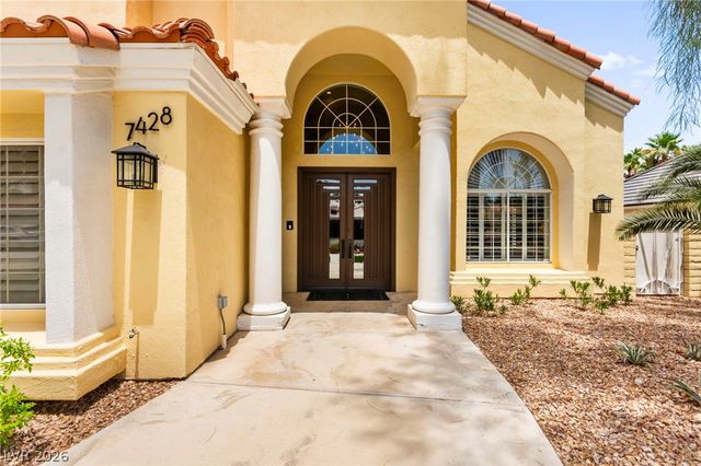 7428 Doe Avenue, Las Vegas, NV 89117