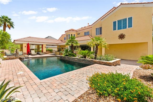 7428 Doe Avenue, Las Vegas, NV 89117