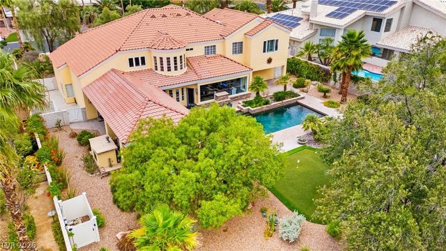 7428 Doe Avenue, Las Vegas, NV 89117