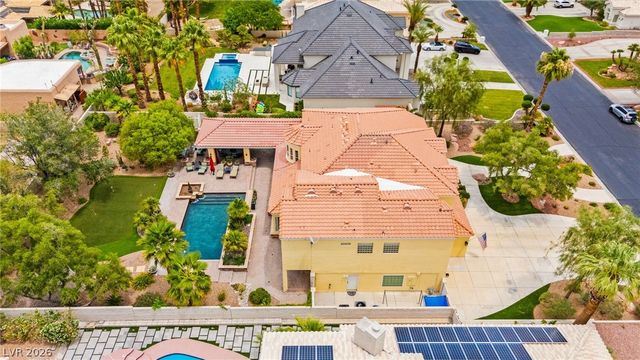 7428 Doe Avenue, Las Vegas, NV 89117