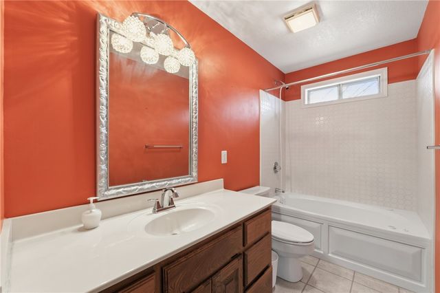 14341 Fox Road, Rogers, AR 72756