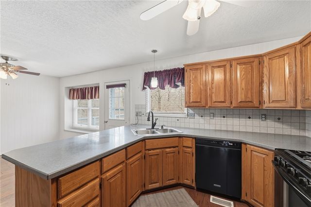 14341 Fox Road, Rogers, AR 72756