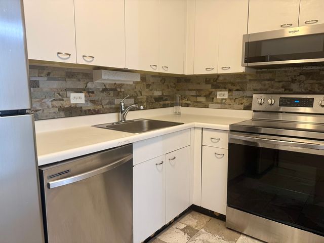 655 W Irving Park Road 4805, Chicago, IL 60613