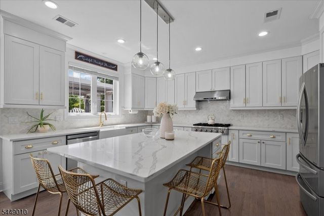 645 Passaic Ave, Kenilworth Boro, NJ 07033