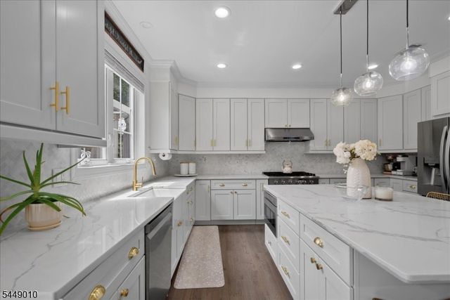 645 Passaic Ave, Kenilworth Boro, NJ 07033