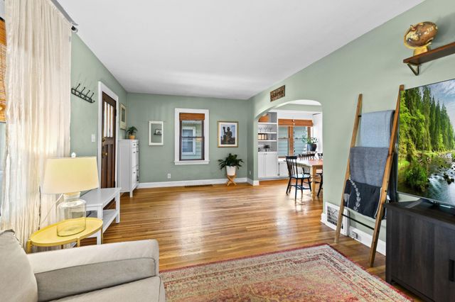 1414 Juliet Avenue, Saint Paul, MN 55105