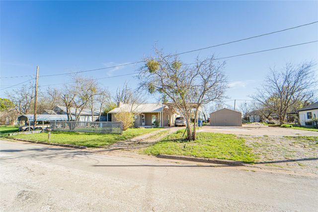 903 W Wheeler Street, Breckenridge, TX 76424