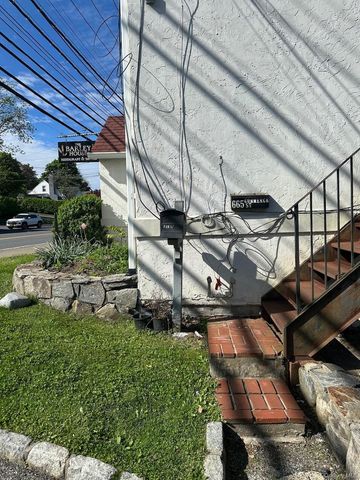 665 Commerce Street, Thornwood, NY 10594