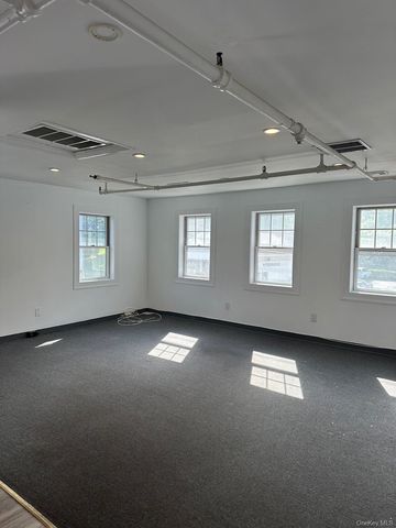 665 Commerce Street, Thornwood, NY 10594