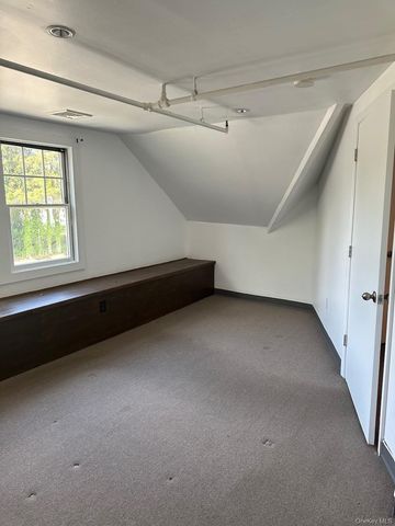 665 Commerce Street, Thornwood, NY 10594