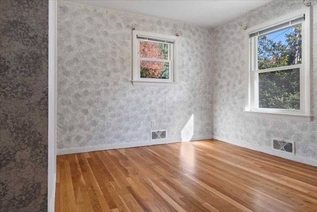 29 Laurel Hill Ln, Holden, MA 01520