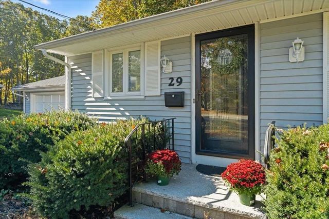 29 Laurel Hill Ln, Holden, MA 01520