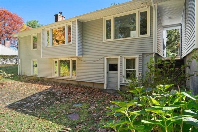 29 Laurel Hill Ln, Holden, MA 01520