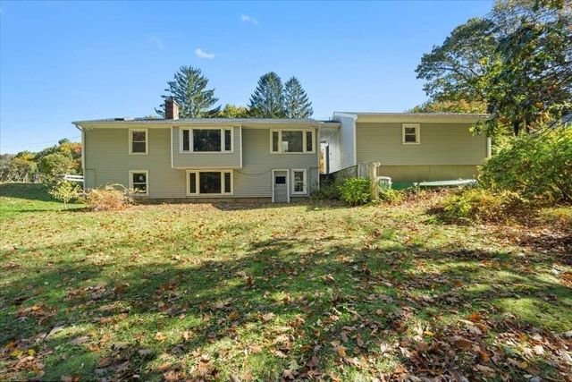 29 Laurel Hill Ln, Holden, MA 01520