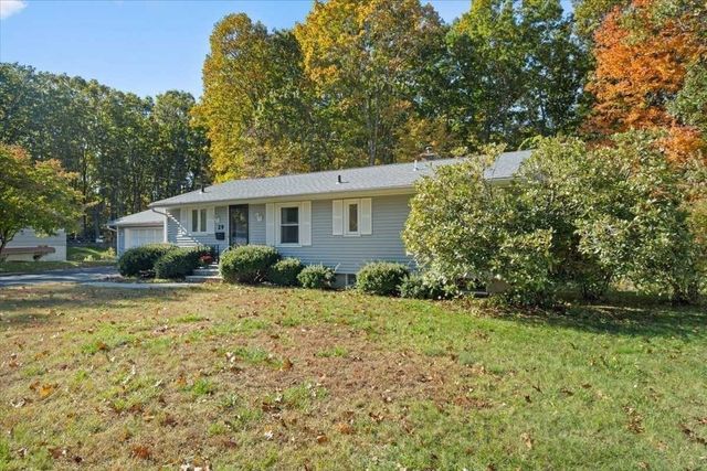 29 Laurel Hill Ln, Holden, MA 01520