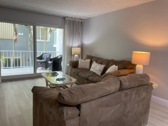 4629 Poinciana St Apt 211, Lauderdale By The Sea, FL 33308