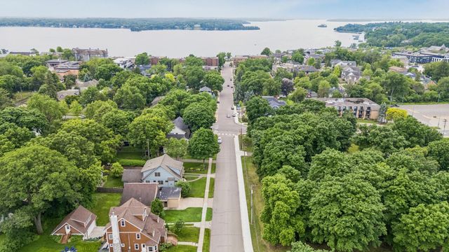 132 Minnetonka Avenue N, Wayzata, MN 55391