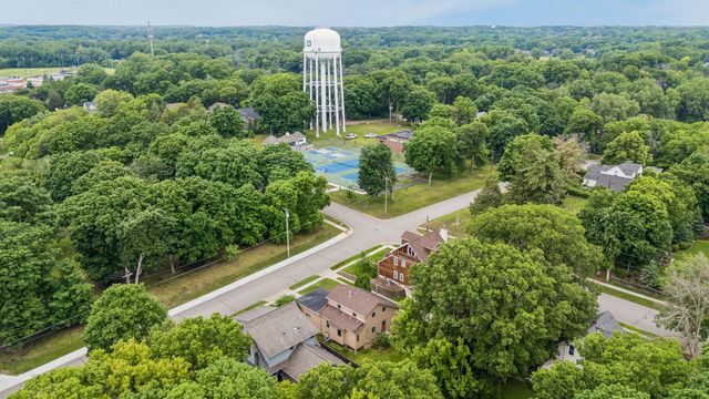 132 Minnetonka Avenue N, Wayzata, MN 55391
