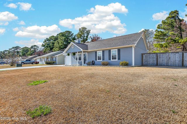 127 Glenwood Drive, Hubert, NC 28539