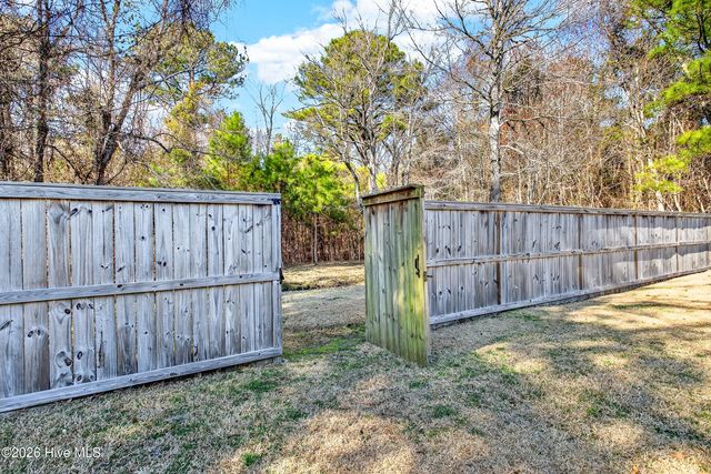 127 Glenwood Drive, Hubert, NC 28539