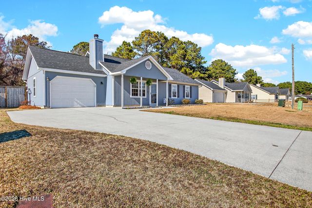 127 Glenwood Drive, Hubert, NC 28539