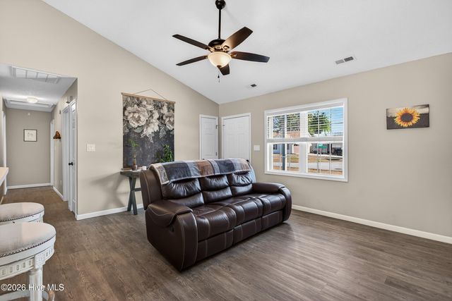 127 Glenwood Drive, Hubert, NC 28539