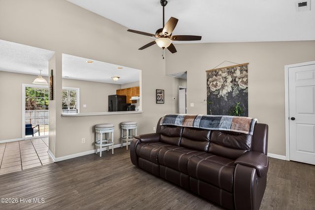 127 Glenwood Drive, Hubert, NC 28539