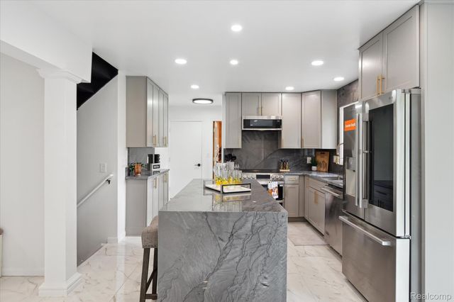 47103 Timberlane Street, Northville, MI 48167