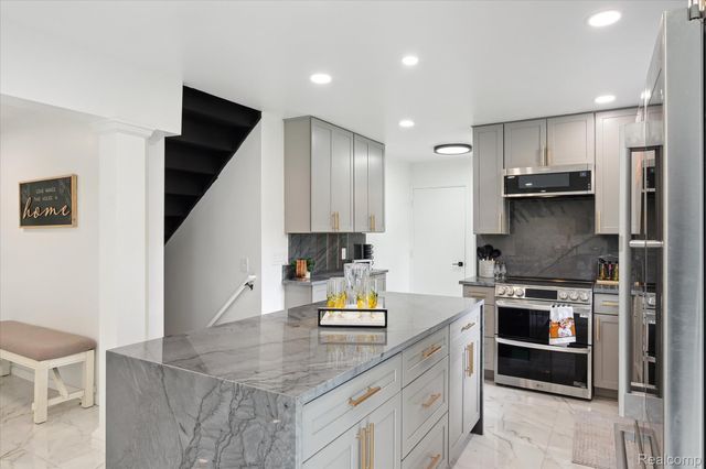 47103 Timberlane Street, Northville, MI 48167