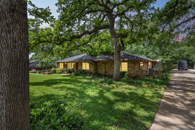 2313 Vega Street, Grand Prairie, TX 75050