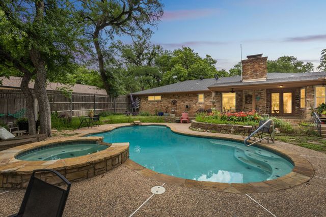 2313 Vega Street, Grand Prairie, TX 75050
