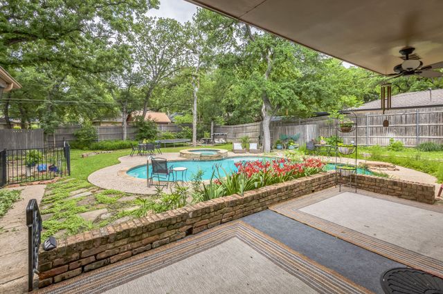 2313 Vega Street, Grand Prairie, TX 75050