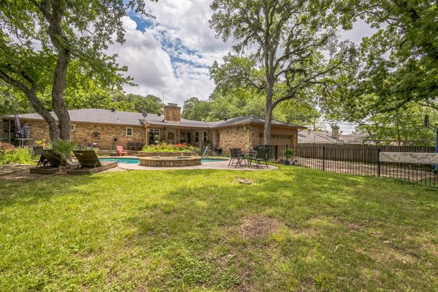 2313 Vega Street, Grand Prairie, TX 75050