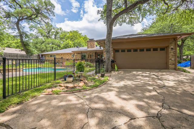 2313 Vega Street, Grand Prairie, TX 75050