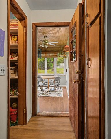 10 Alden St, Easthampton, MA 01027