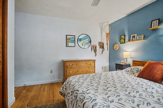 10 Alden St, Easthampton, MA 01027