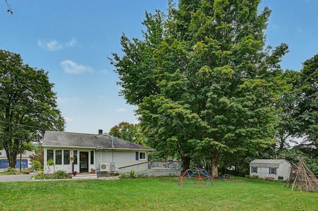 10 Alden St, Easthampton, MA 01027