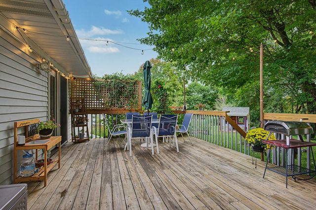 10 Alden St, Easthampton, MA 01027