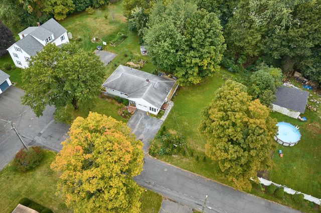 10 Alden St, Easthampton, MA 01027